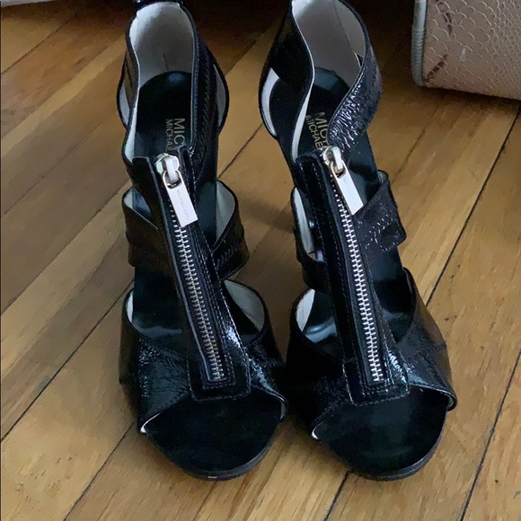 Black Michael Kors heels - Picture 2 of 4